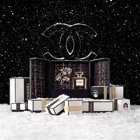 chanel no 5 in the snow nyc|CHANEL Skates into the Season at The Rink .